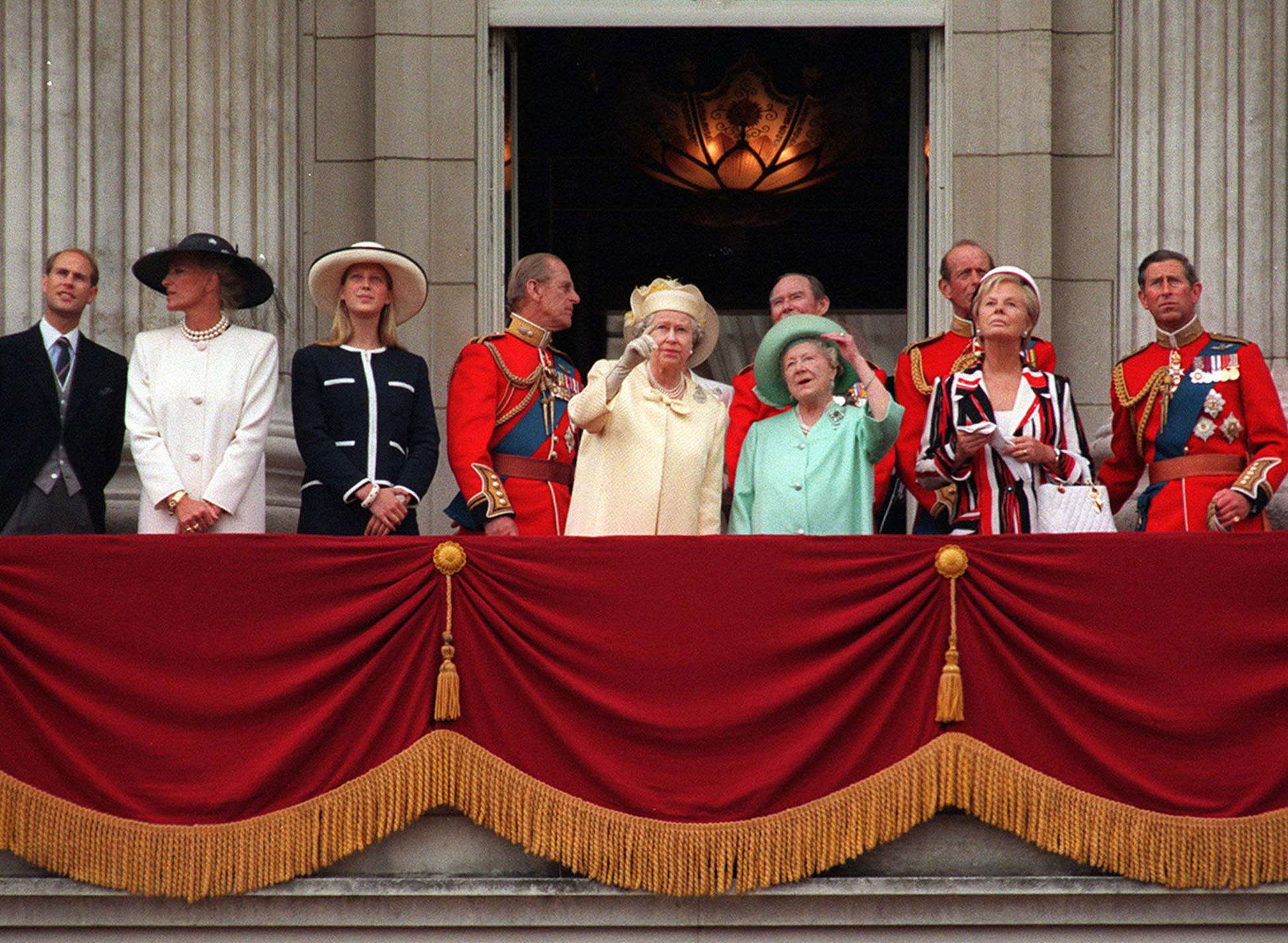 Britain’s Queen Elizabeth, the queen-mother, center right, joins her daughter, Queen Elizabeth II, and other members of the British Royal Family on the balcony of Buckingham Palace in London, England, June 4, 1997, to celebrate the official birthday of Queen Elizabeth II, born April 21, 1926.